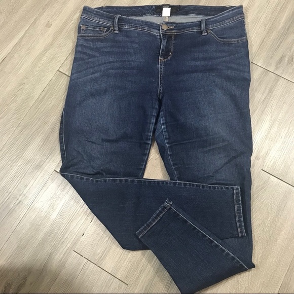 Torrid MediumWash Mid-Rise Tapered Leg Jeans          ‎ size 14R - Picture 6 of 6